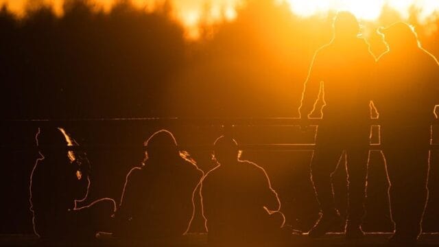 Crans-Montana: Eltern, die ihre Kinder verloren haben und Eltern, deren Kinder verletzt im Spital liegen zeigen Wut und Empörung gegenüber dem Ermittlungsverfahren der Staatsanwaltschaft Wallis